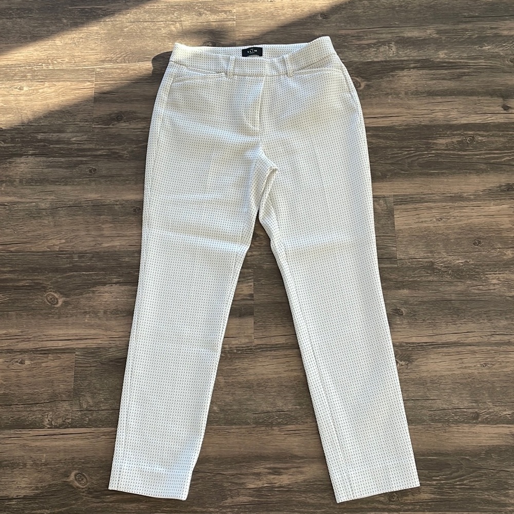 White House Black Market Slim Ankle Pant (Size 2)